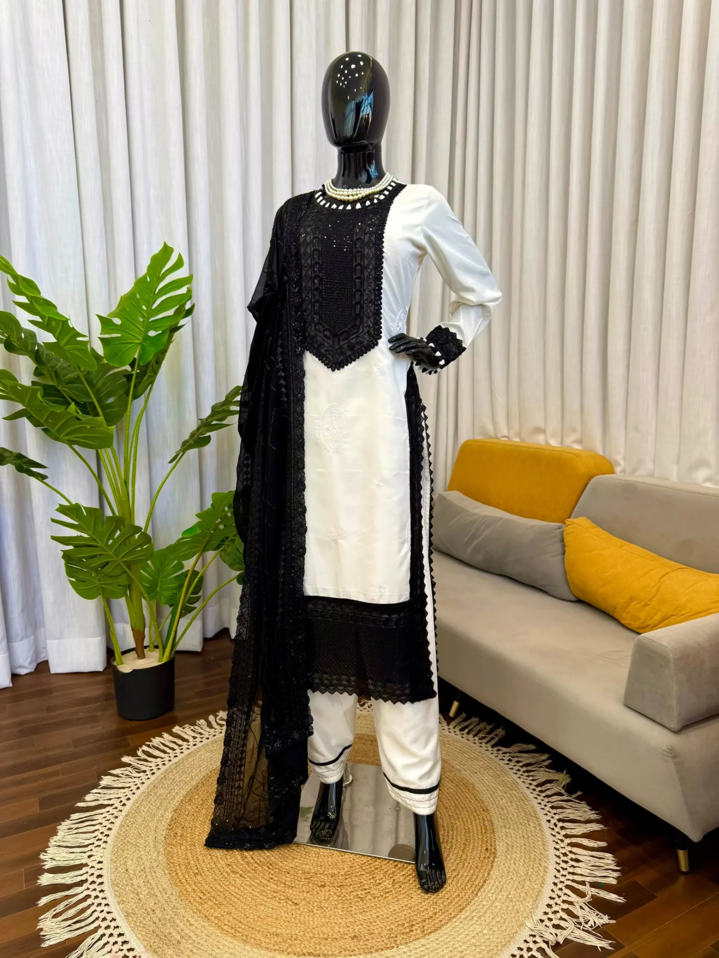 Designer Pakistani Top With Pent Set – Elegant Ethnic Wear