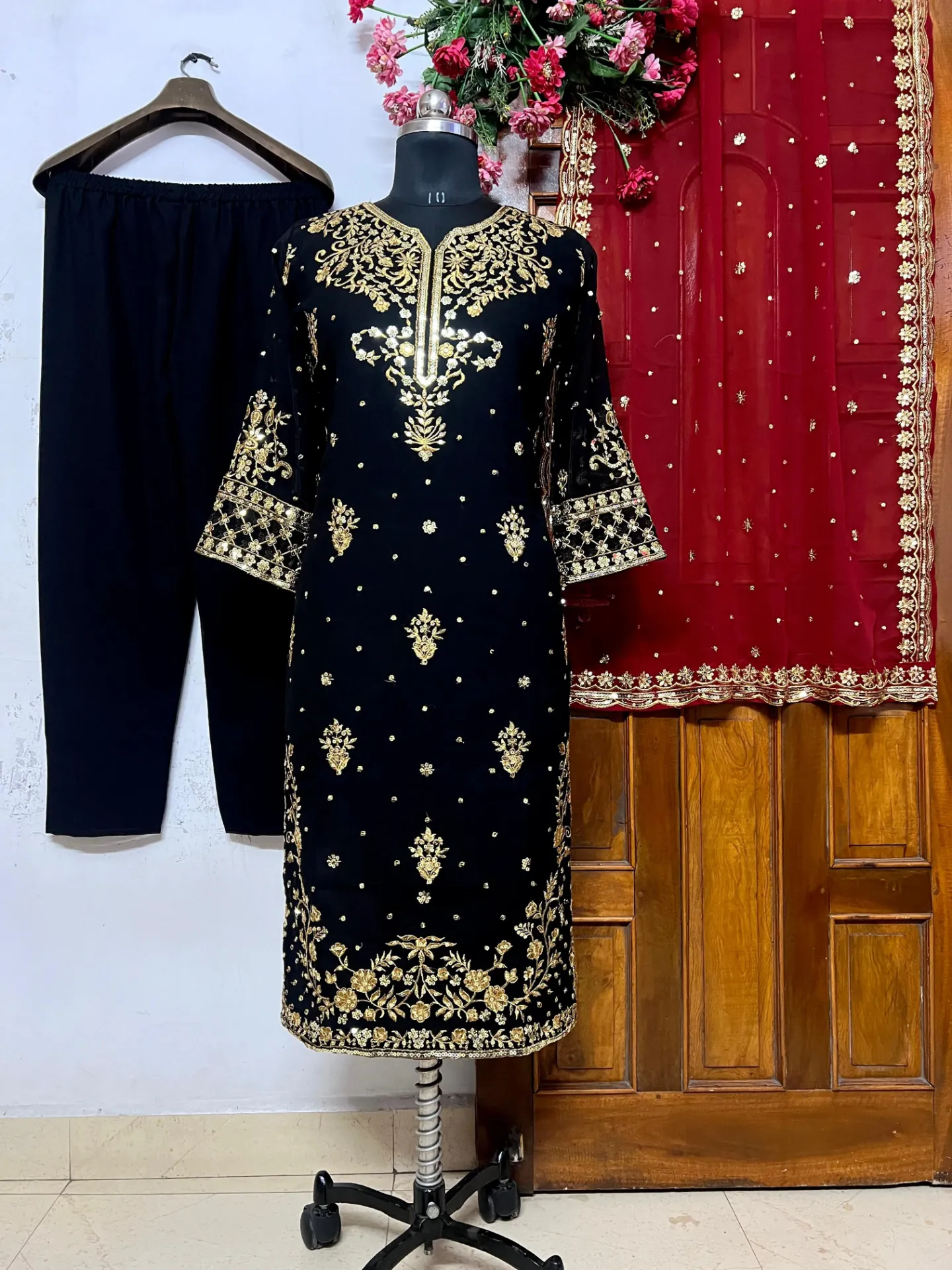 KURTI SET IN GEORGETTE FABRIC WITH SEQUINS & ZARI  EMBROIDERY WORK*